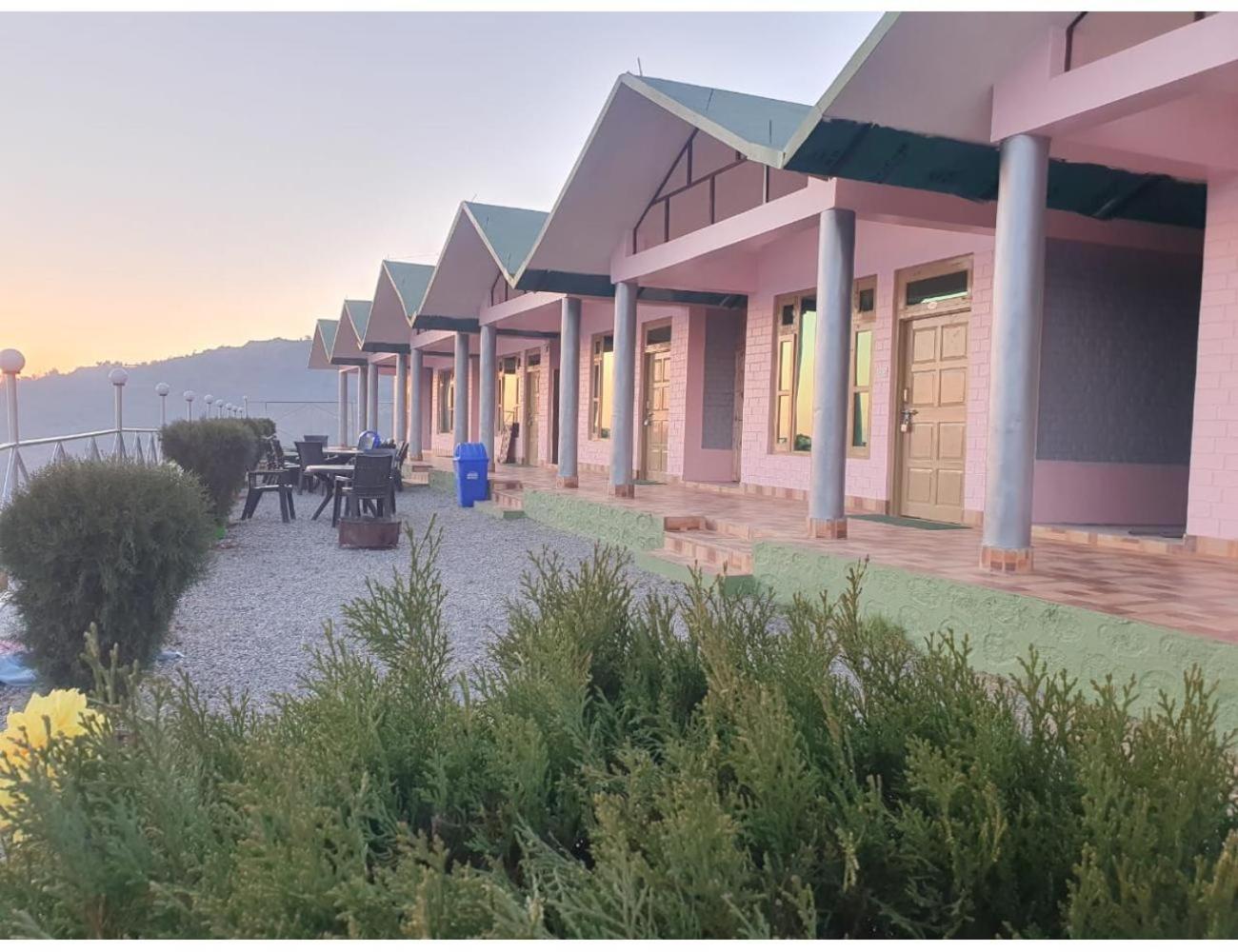 Hotel Hills Resort, Chakrata Buitenkant foto